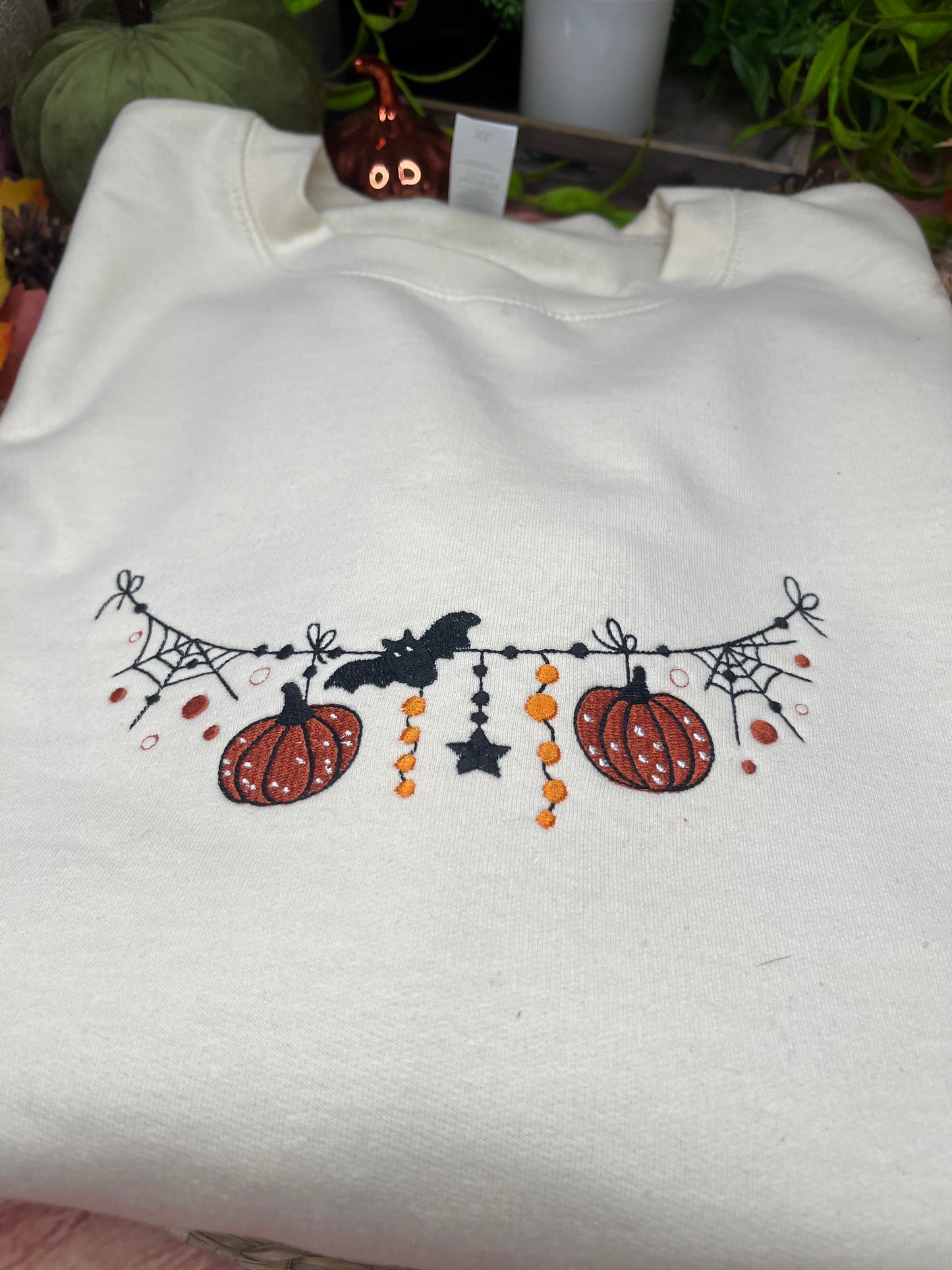 SPOOKY SEASON GARLAND EMBROIDERED SWEATSHIRT