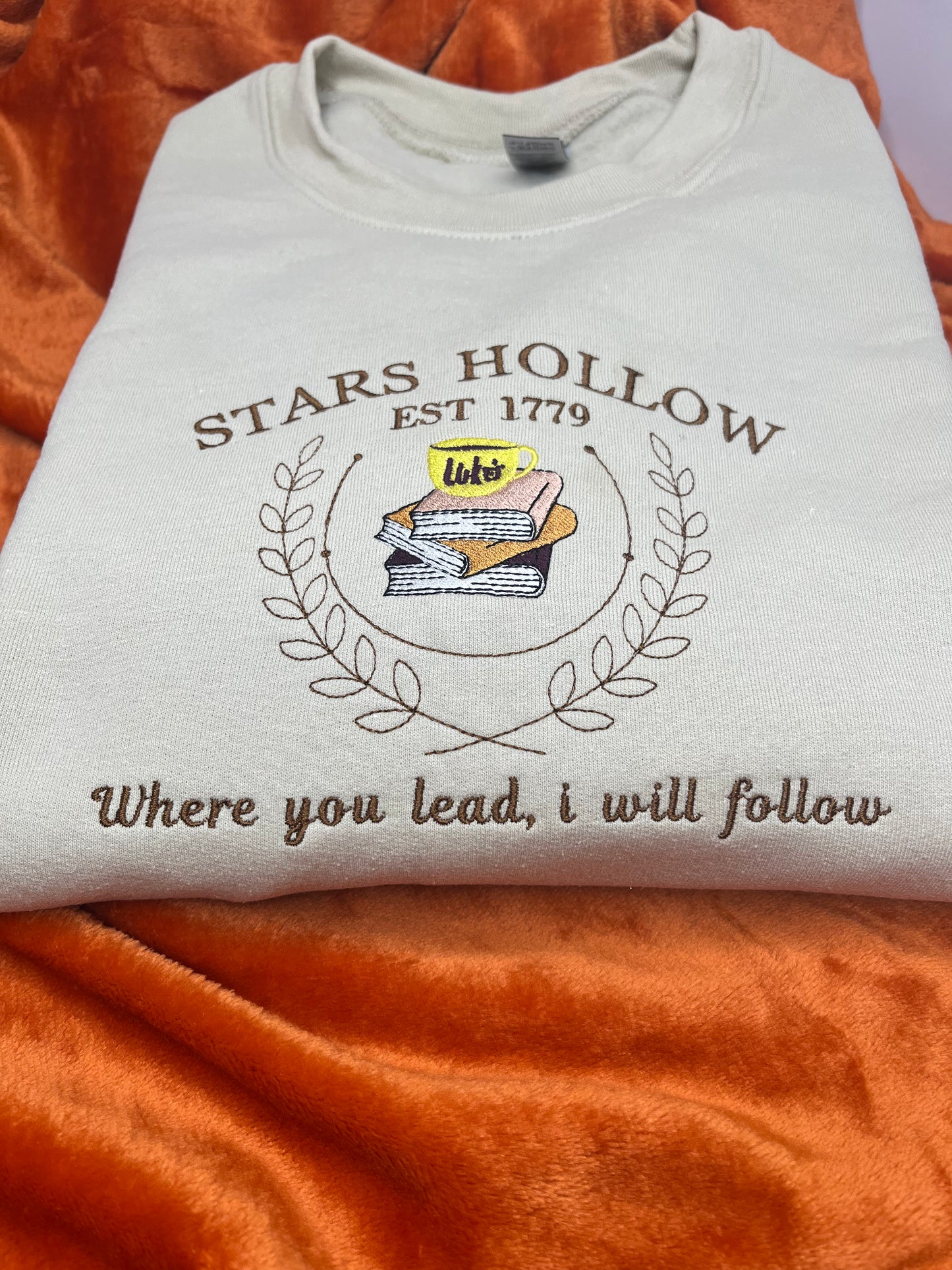 STARS HOLLOW EMBROIDERED SWEATSHIRT