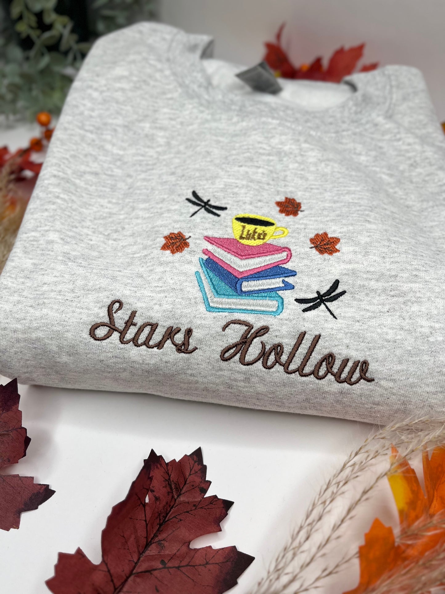 STARS HOLLOW BOOKS SWEATSHIRT