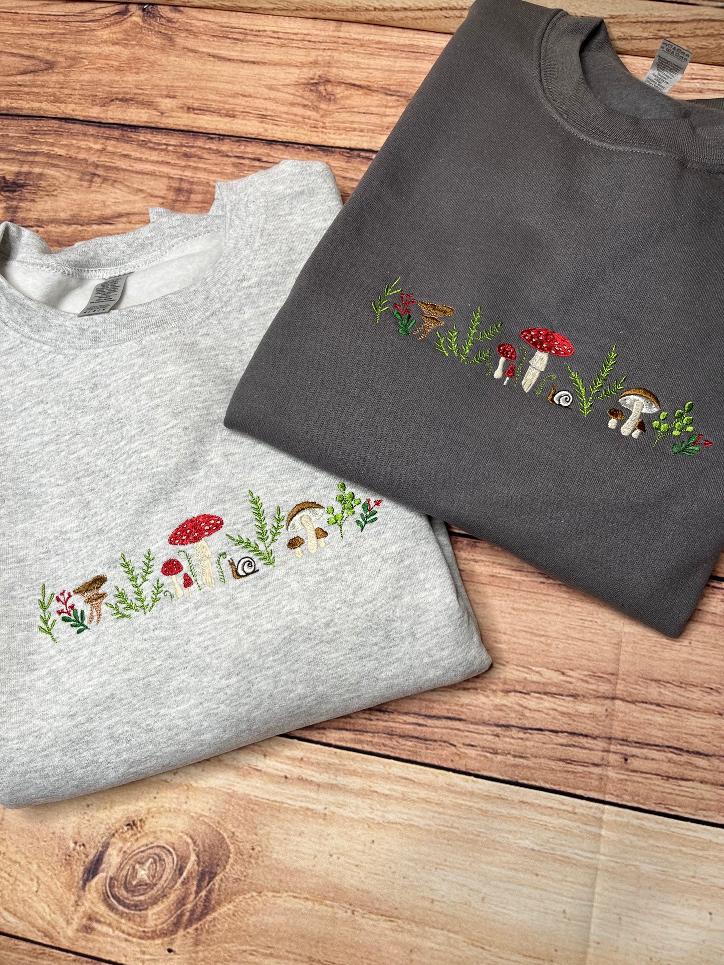 ENCHANTED FOREST EMBROIDERED HEDGEROW WILDFLOWER  SWEATSHIRT