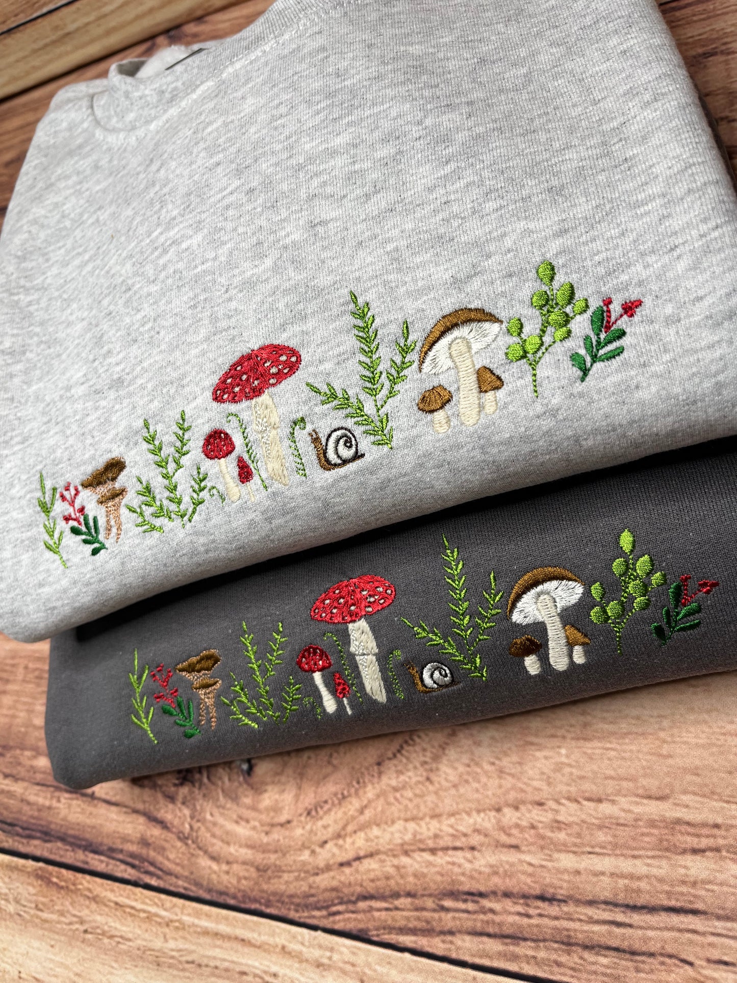 ENCHANTED FOREST EMBROIDERED HEDGEROW WILDFLOWER  SWEATSHIRT