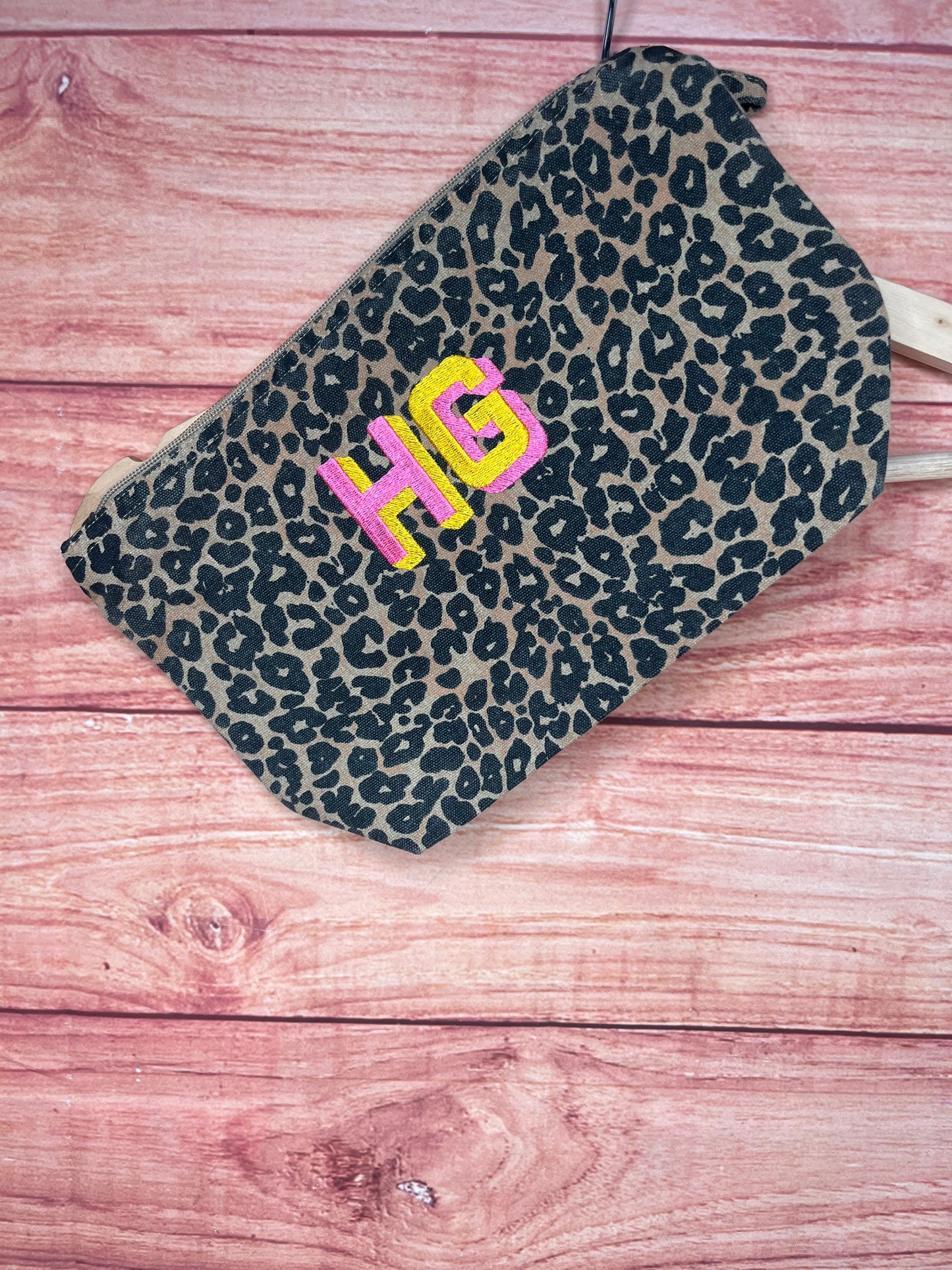 EMBROIDERED ANIMAL PRINT SHADOW FONT POUCH