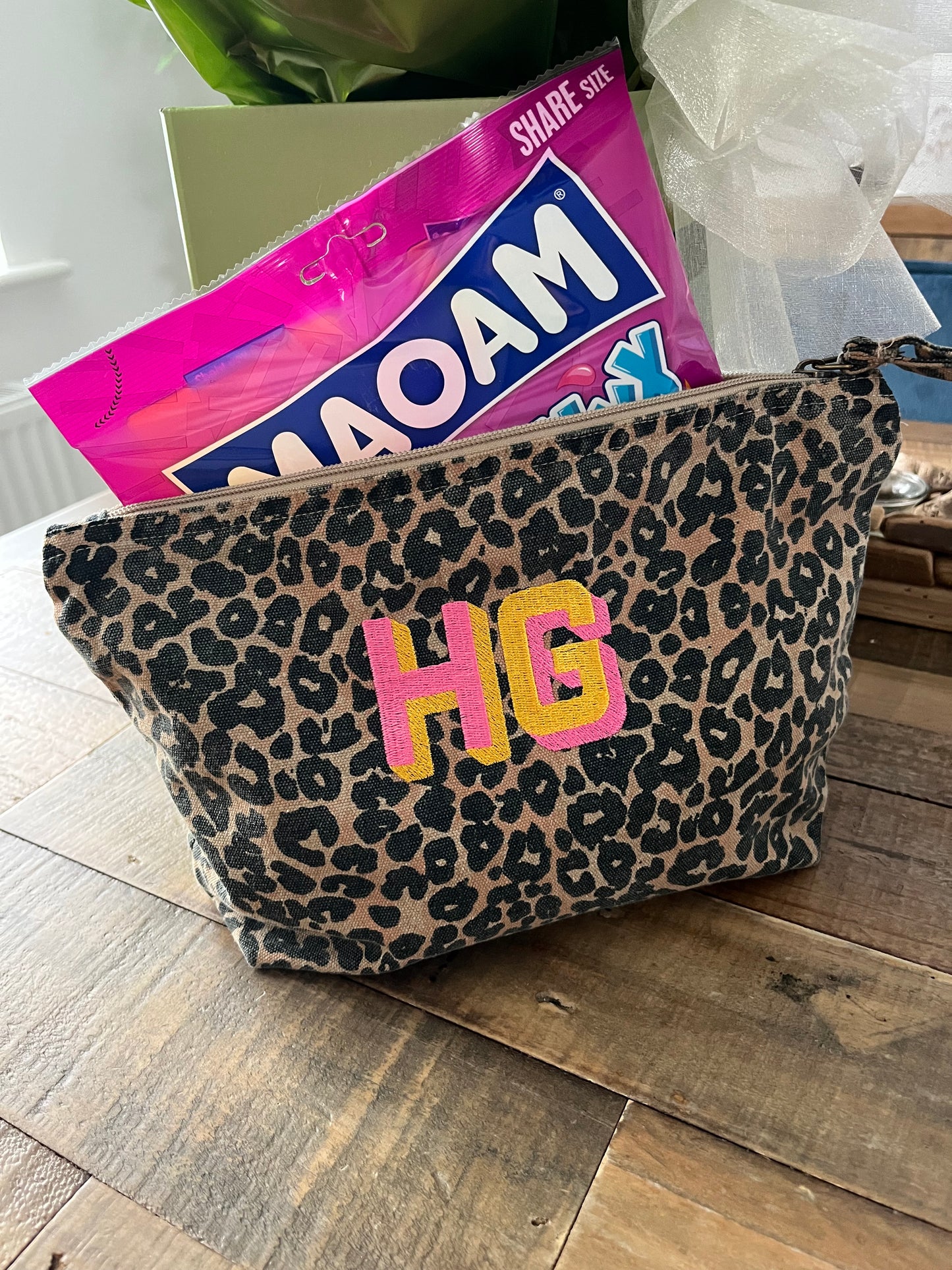 EMBROIDERED ANIMAL PRINT SHADOW FONT POUCH