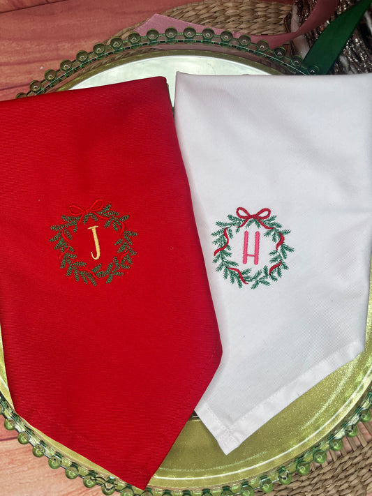 PERSONALISED CHRISTMAS WREATH AND INITIAL NAPKIN