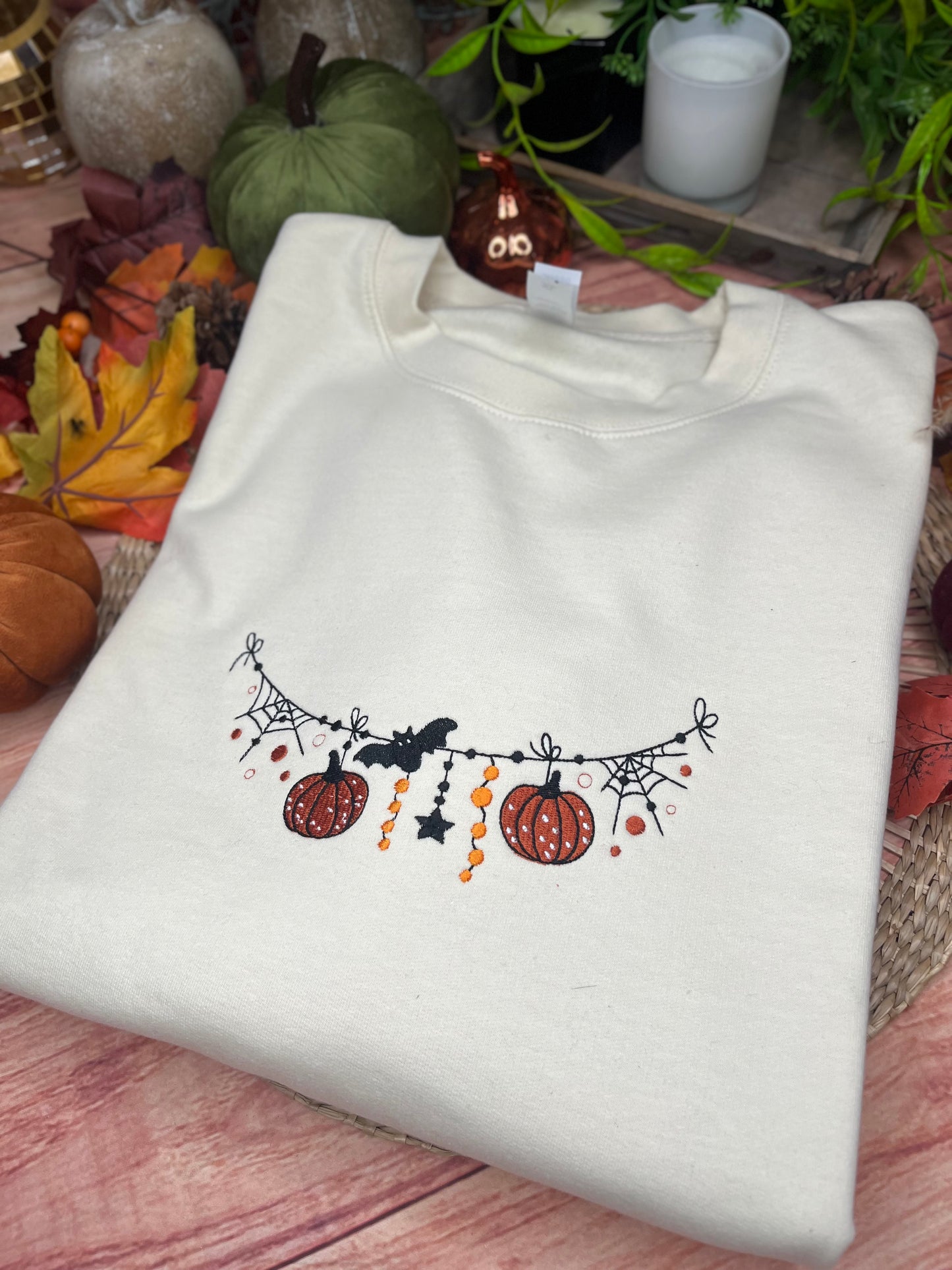 SPOOKY SEASON GARLAND EMBROIDERED SWEATSHIRT