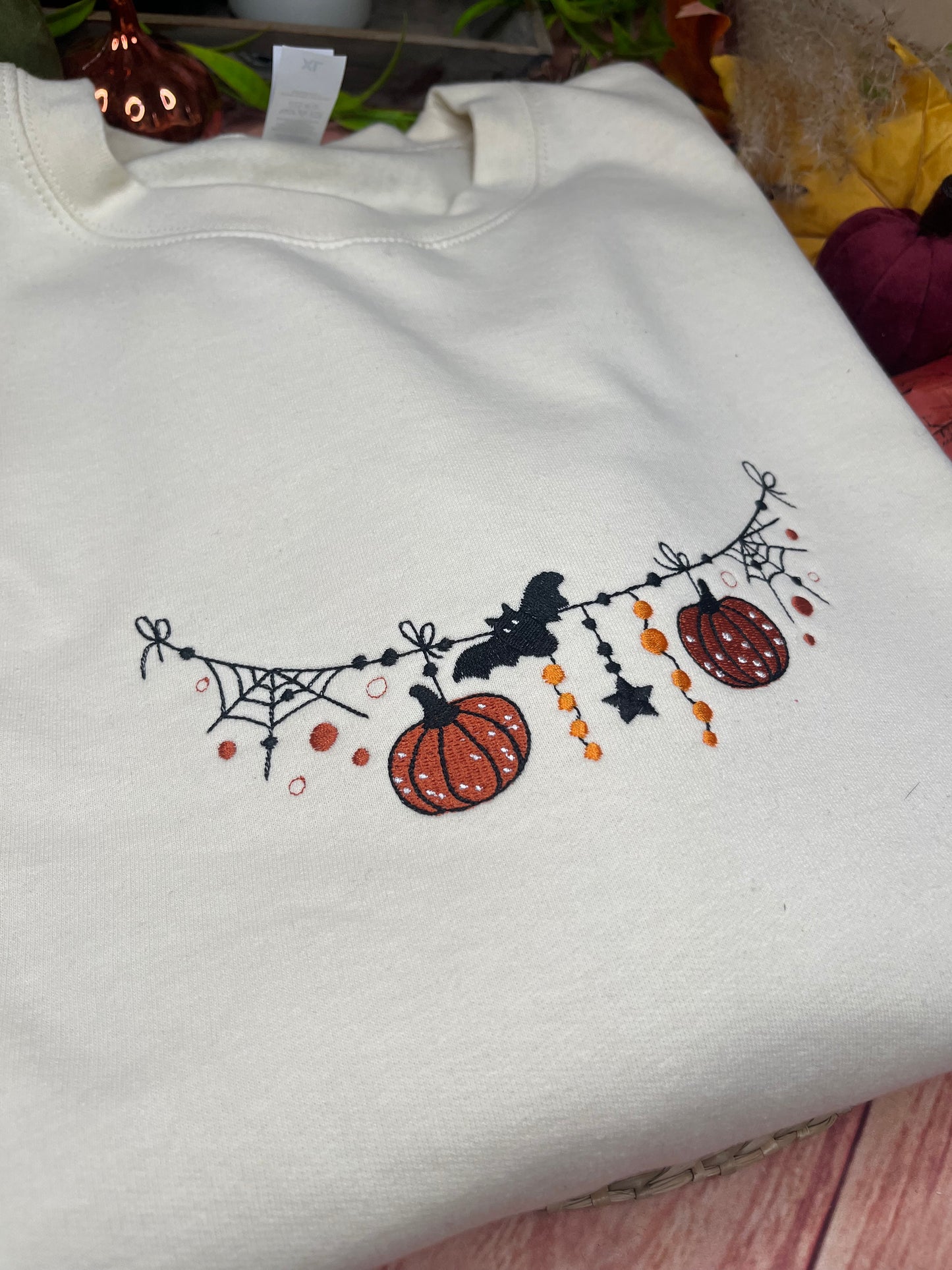 SPOOKY SEASON GARLAND EMBROIDERED SWEATSHIRT